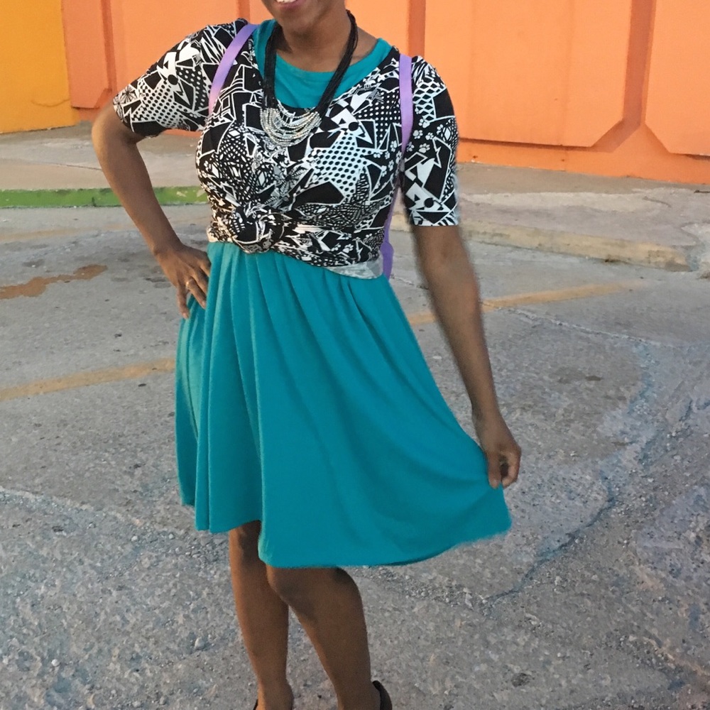 LuLaRoe Stars Perfect T